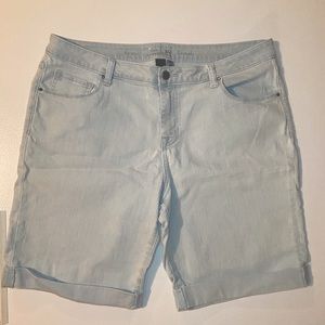 Apt. 9 Bermuda Denim Shorts - Size 14 Light Wash